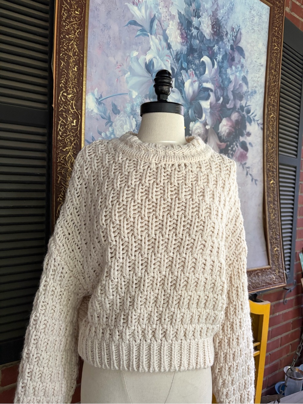 Universal Thread Cream Chunky Knit Scoop Neck Sweater